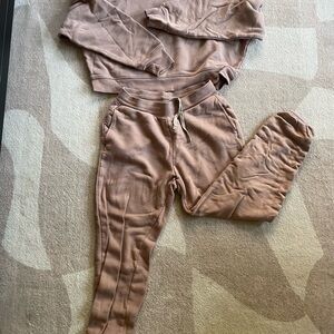 Girlfriend Collective Taro Classic Jogger and Cropped Sweatshirt Seat